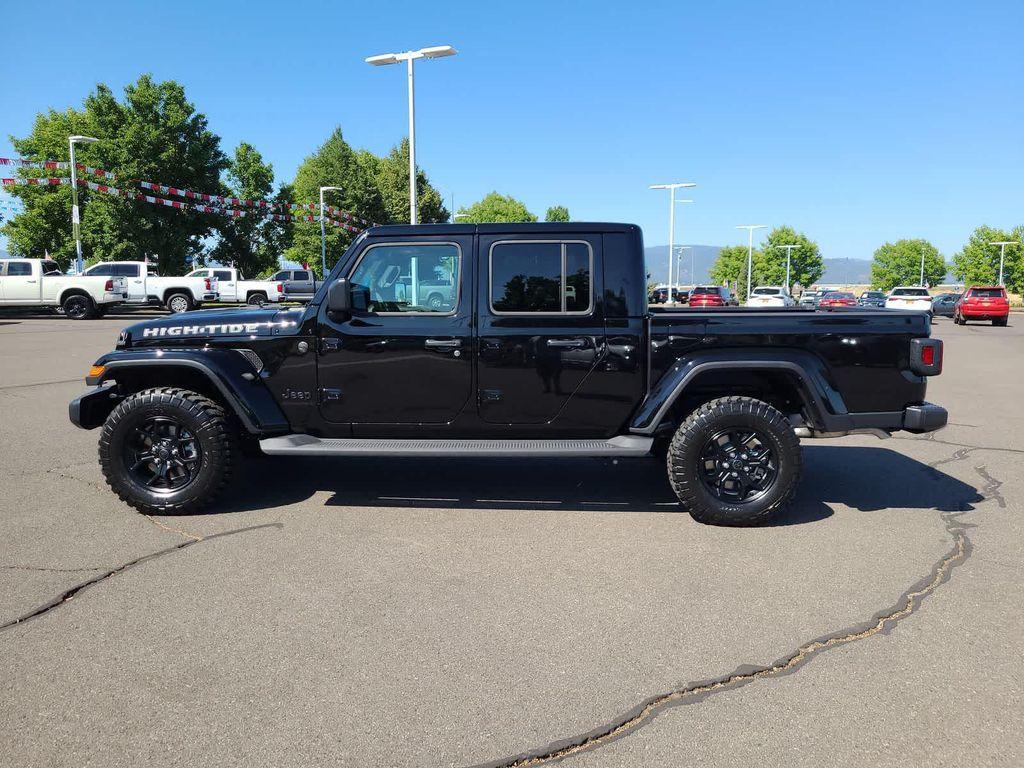 new 2025 Jeep Gladiator car, priced at $41,999