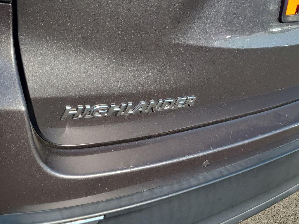 used 2017 Toyota Highlander car, priced at $24,498