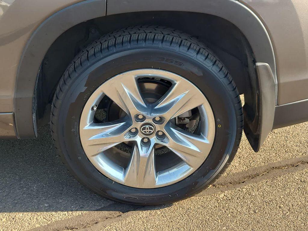 used 2017 Toyota Highlander car, priced at $24,498