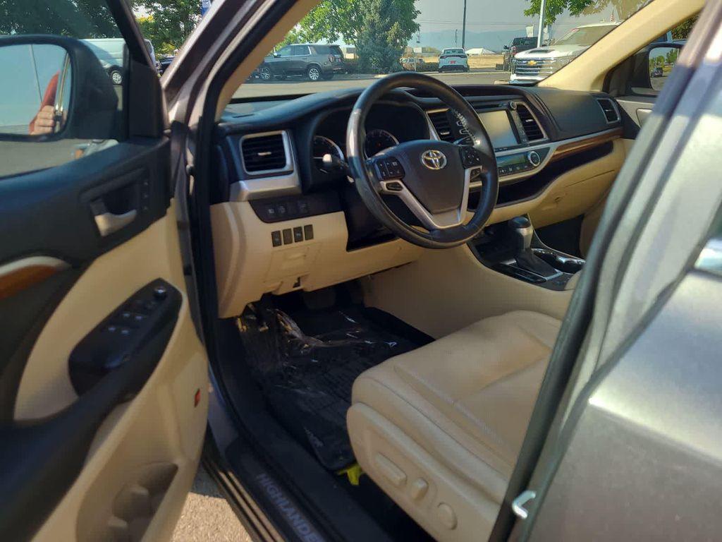 used 2017 Toyota Highlander car, priced at $24,498