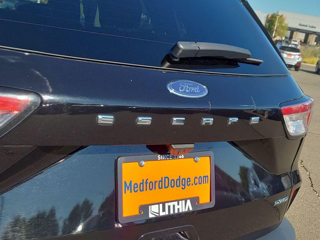 used 2022 Ford Escape car, priced at $23,998