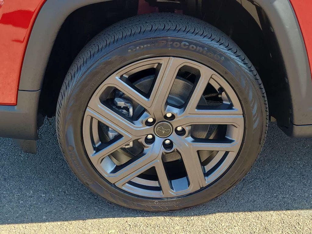 new 2025 Jeep Compass car, priced at $33,999