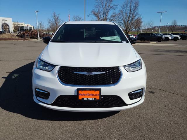 new 2025 Chrysler Pacifica car, priced at $37,999