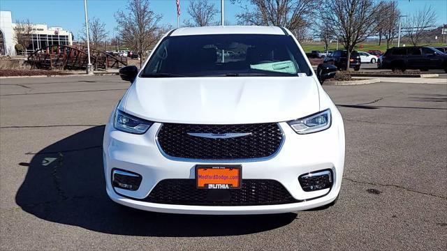 new 2025 Chrysler Pacifica car, priced at $37,999