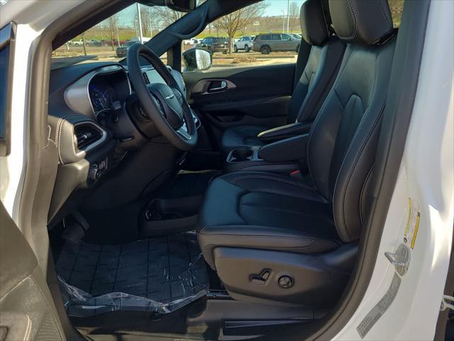 new 2025 Chrysler Pacifica car, priced at $37,999