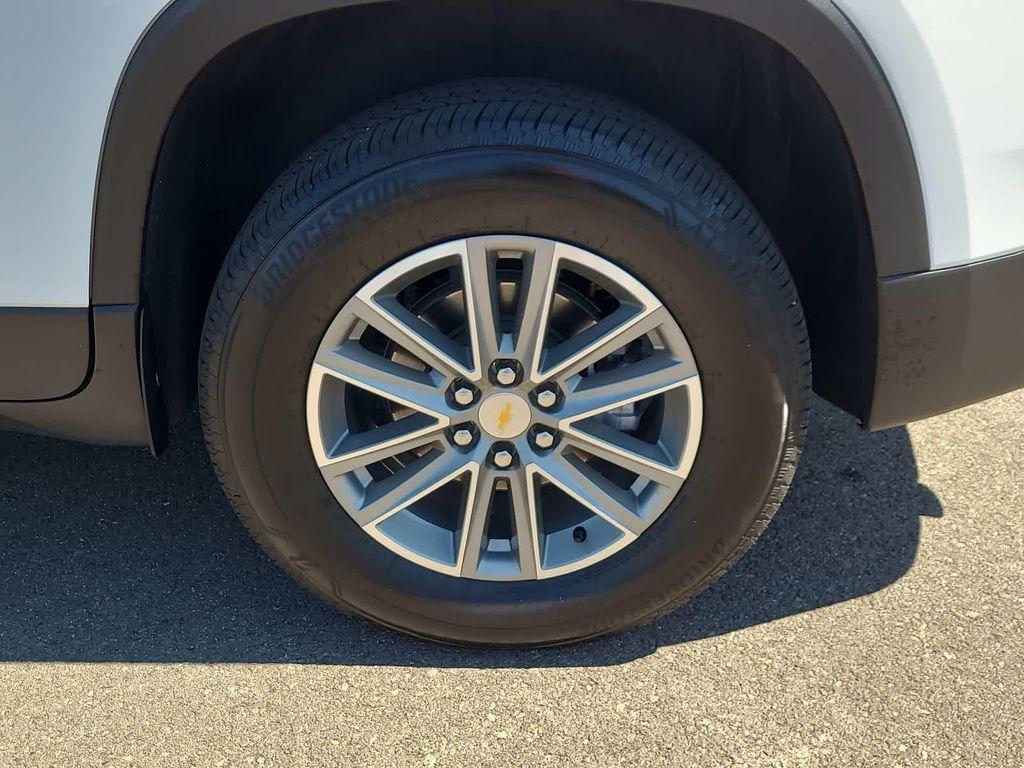 used 2023 Chevrolet Traverse car, priced at $35,998