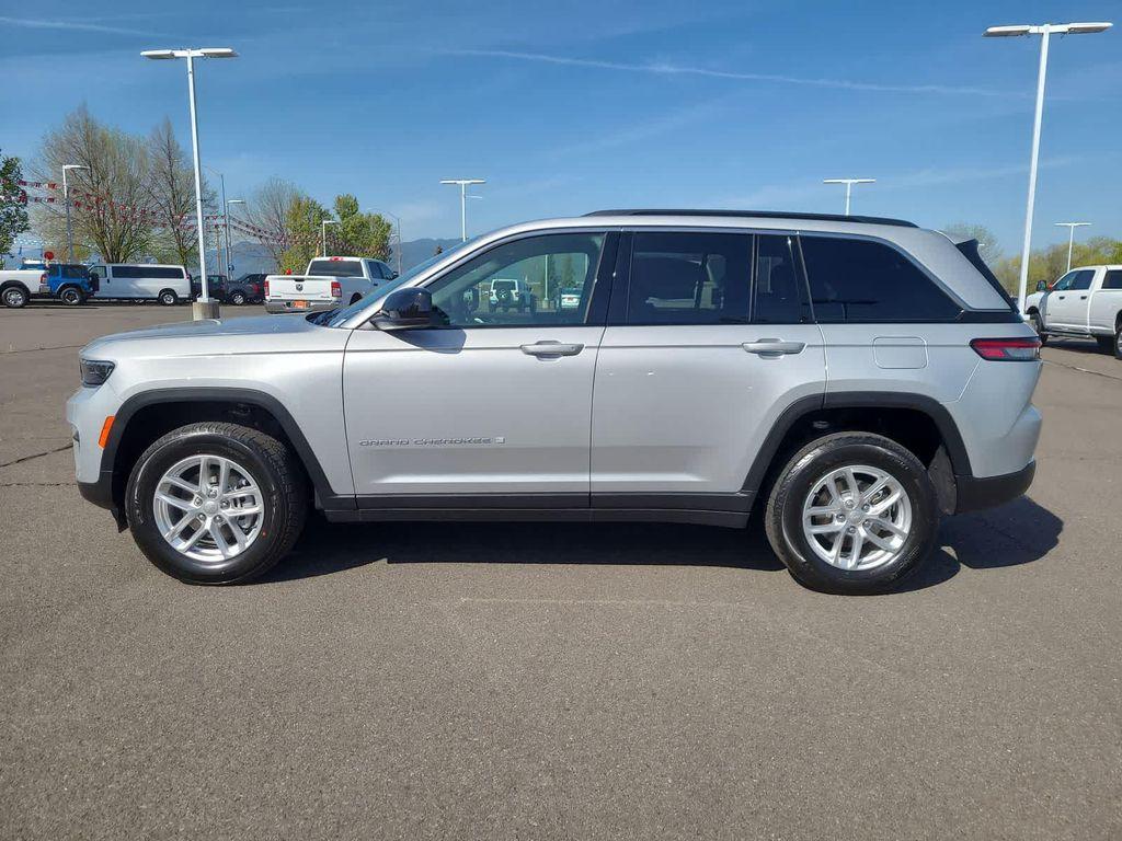 new 2025 Jeep Grand Cherokee car, priced at $34,999