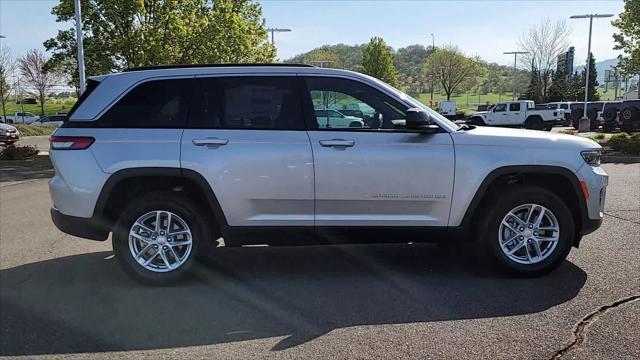 new 2025 Jeep Grand Cherokee car, priced at $35,999