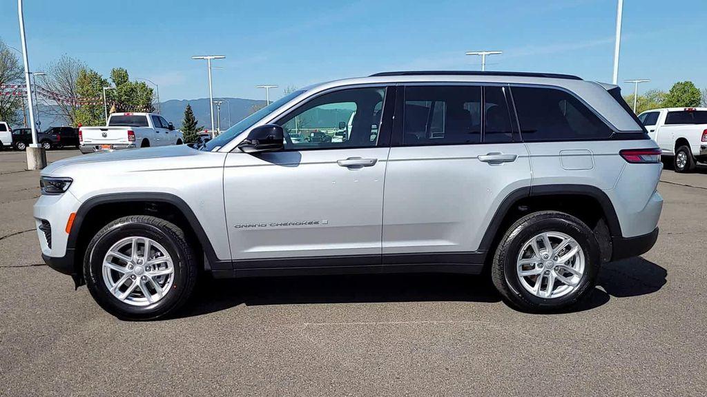 new 2025 Jeep Grand Cherokee car, priced at $34,999