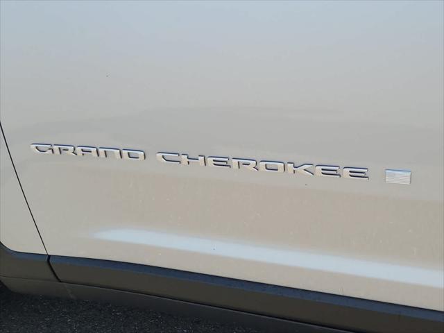 new 2025 Jeep Grand Cherokee car, priced at $35,999