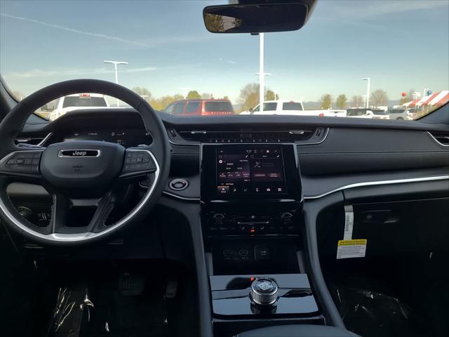 new 2025 Jeep Grand Cherokee car, priced at $35,999