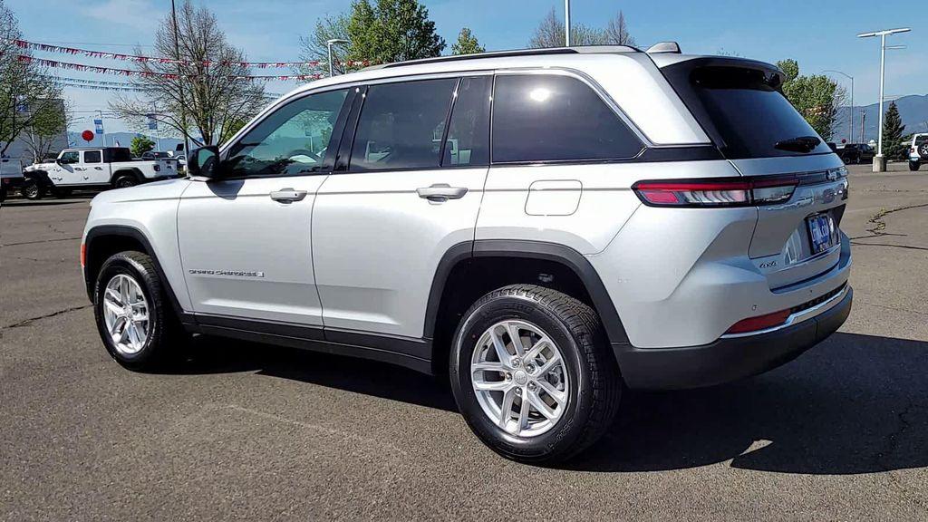 new 2025 Jeep Grand Cherokee car, priced at $34,999