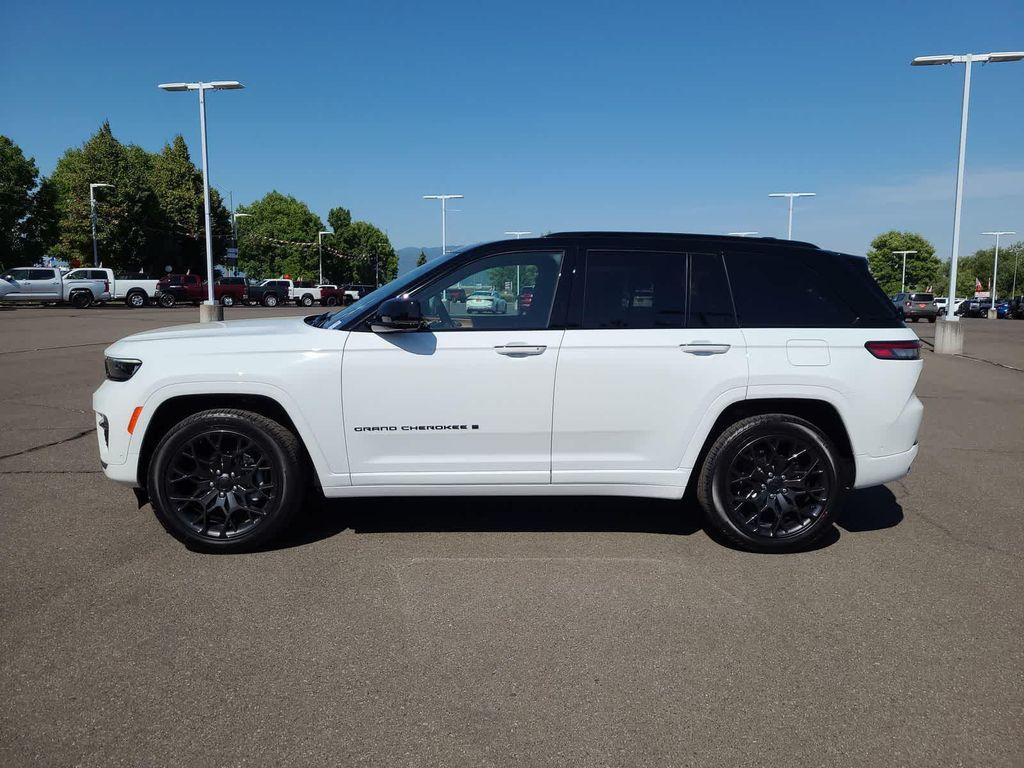 new 2025 Jeep Grand Cherokee car, priced at $61,999