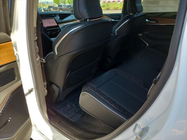 new 2025 Jeep Grand Cherokee car, priced at $61,999