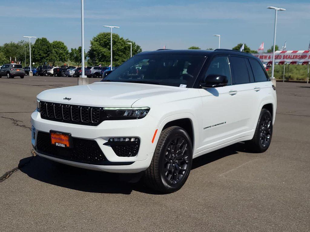 new 2025 Jeep Grand Cherokee car, priced at $61,999