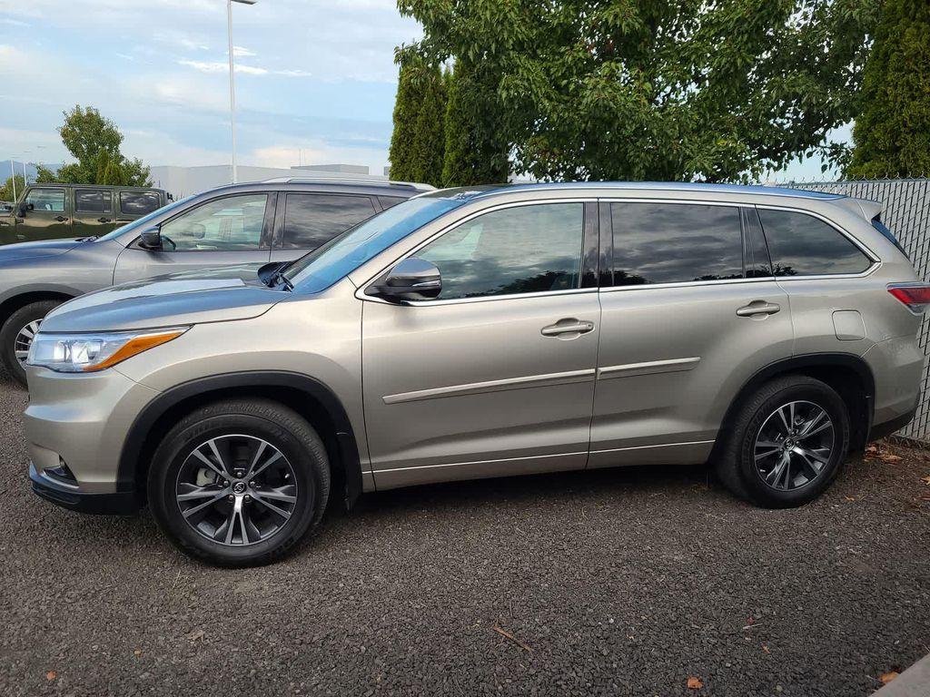used 2016 Toyota Highlander car, priced at $28,998