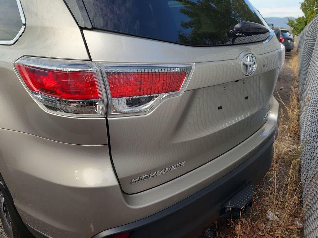 used 2016 Toyota Highlander car, priced at $28,998