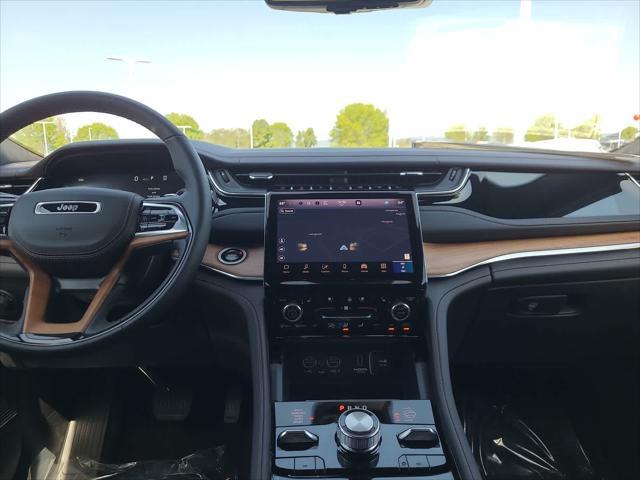 new 2025 Jeep Grand Cherokee car, priced at $61,999