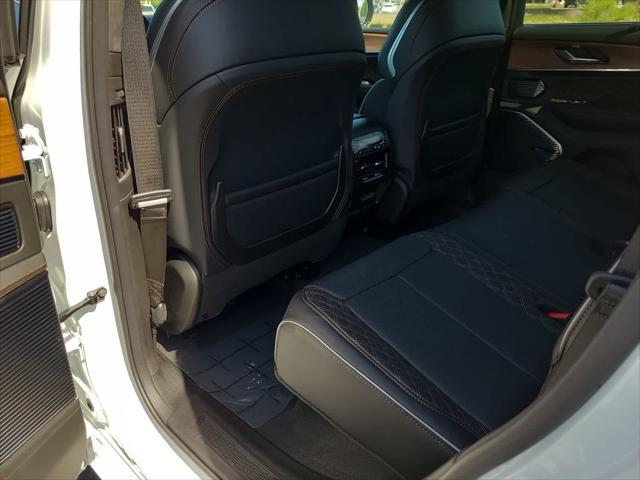 new 2025 Jeep Grand Cherokee car, priced at $61,999