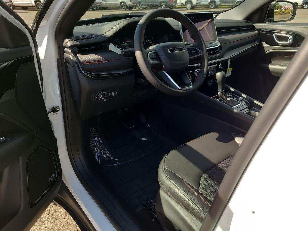 new 2025 Jeep Compass car, priced at $34,999