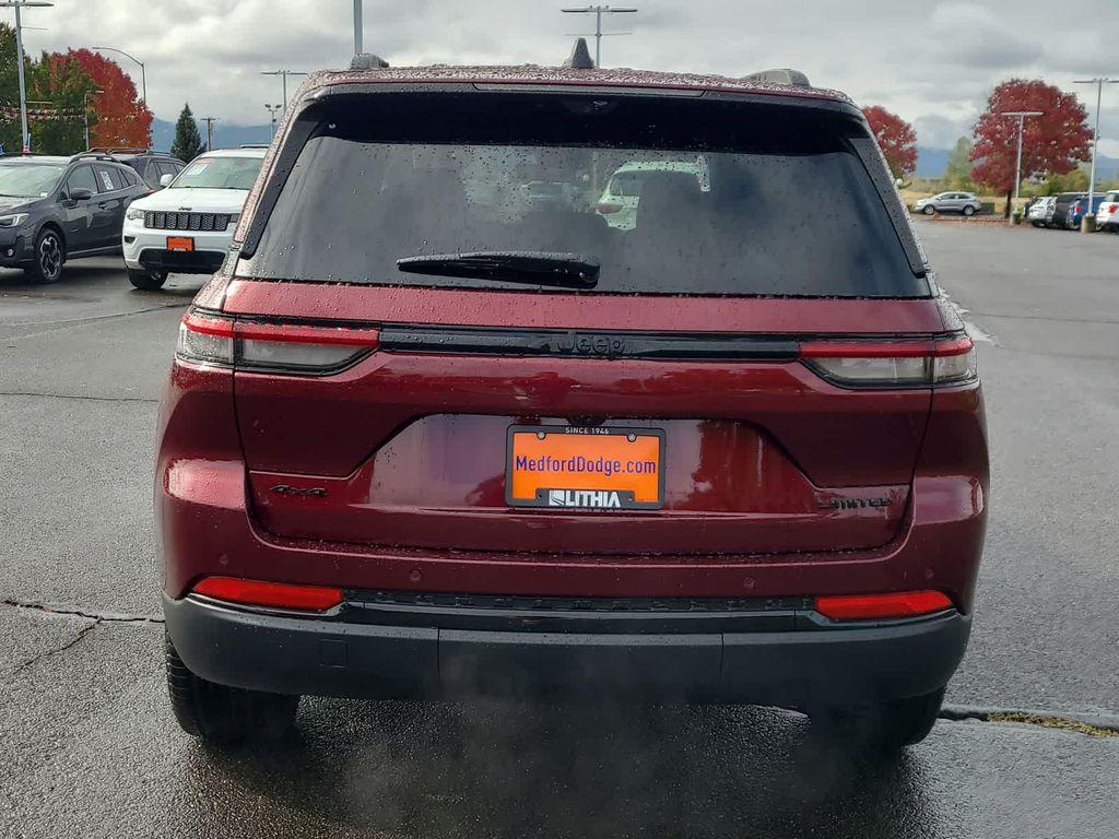 new 2025 Jeep Grand Cherokee car, priced at $48,999