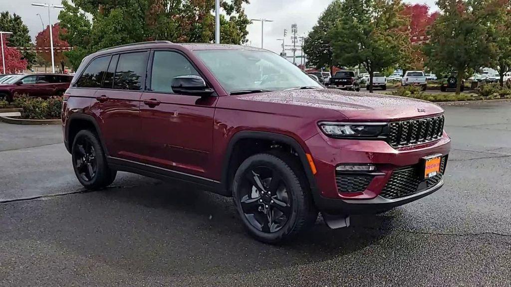 new 2025 Jeep Grand Cherokee car, priced at $48,999