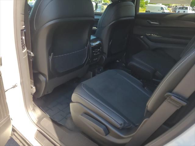 new 2025 Jeep Grand Cherokee L car, priced at $45,617