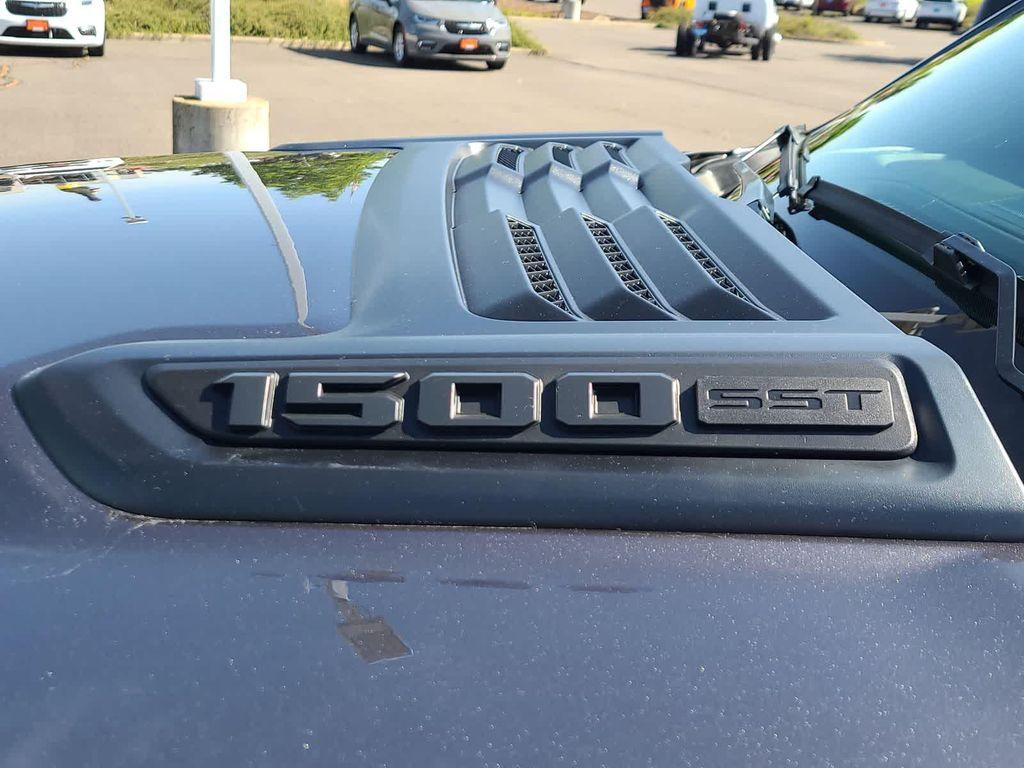 new 2025 Ram 1500 car, priced at $62,999