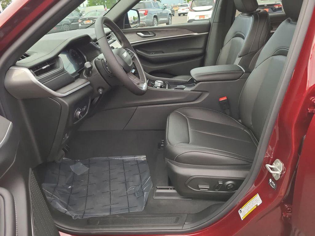 new 2025 Jeep Grand Cherokee L car, priced at $49,999