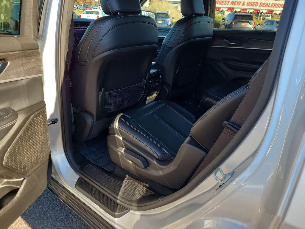 used 2024 Jeep Grand Cherokee L car, priced at $35,798