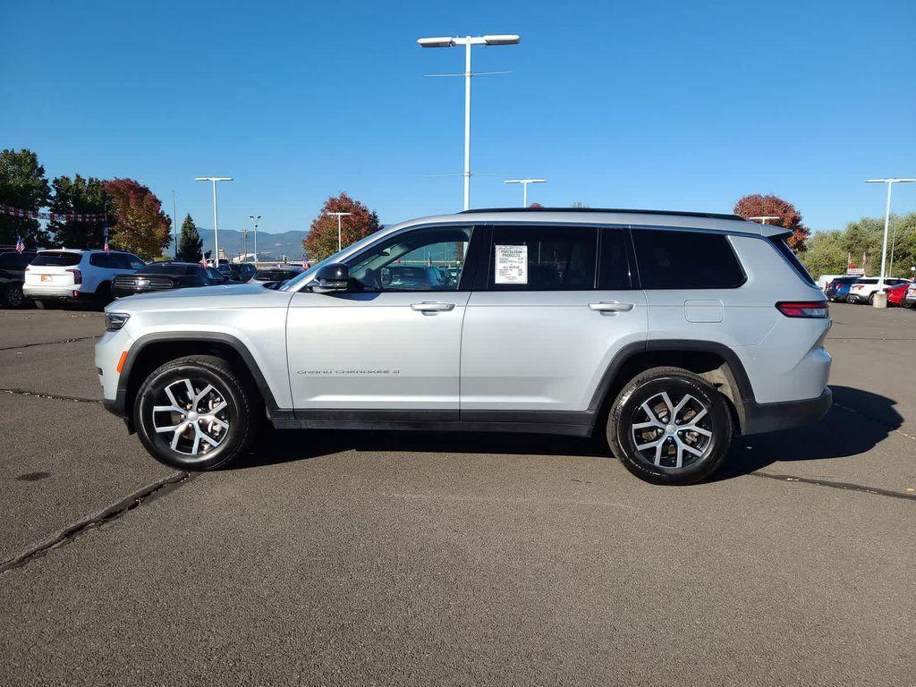 used 2024 Jeep Grand Cherokee L car, priced at $35,798