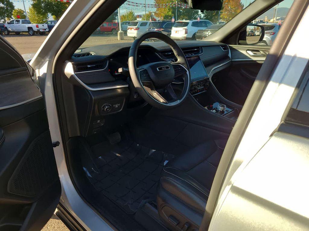 used 2024 Jeep Grand Cherokee L car, priced at $35,798
