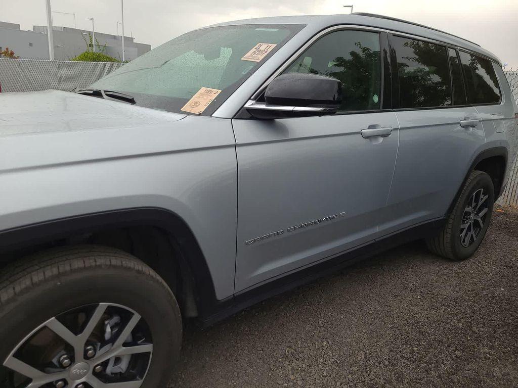 used 2024 Jeep Grand Cherokee L car, priced at $38,998