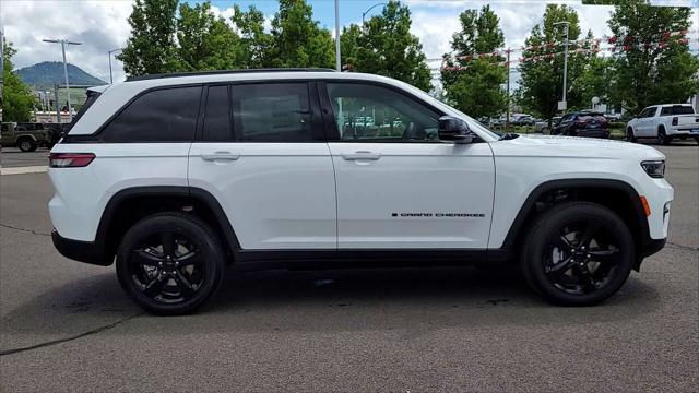 new 2025 Jeep Grand Cherokee car, priced at $44,755