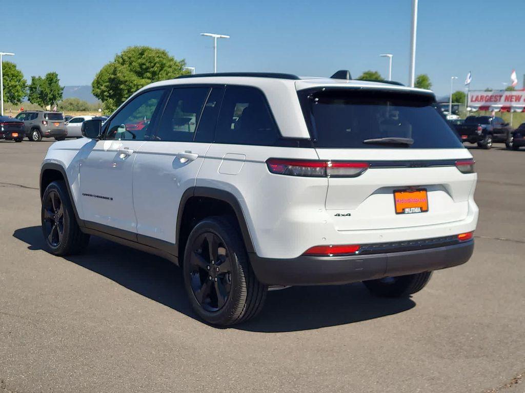 new 2025 Jeep Grand Cherokee car, priced at $40,999