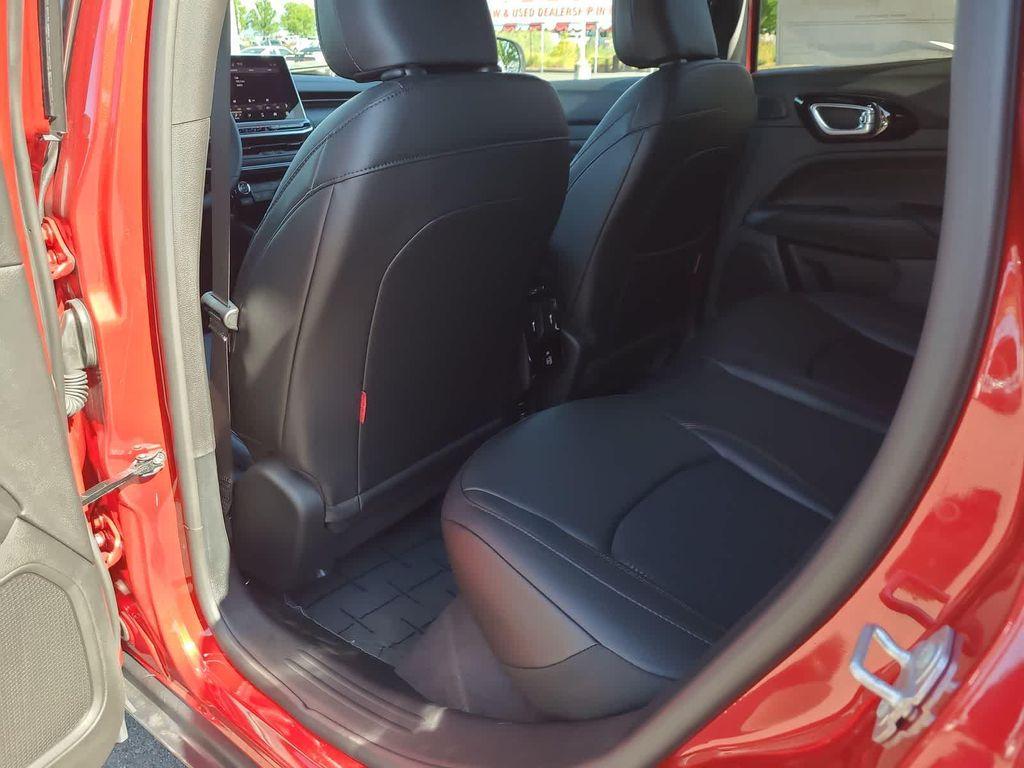 new 2025 Jeep Compass car, priced at $35,999