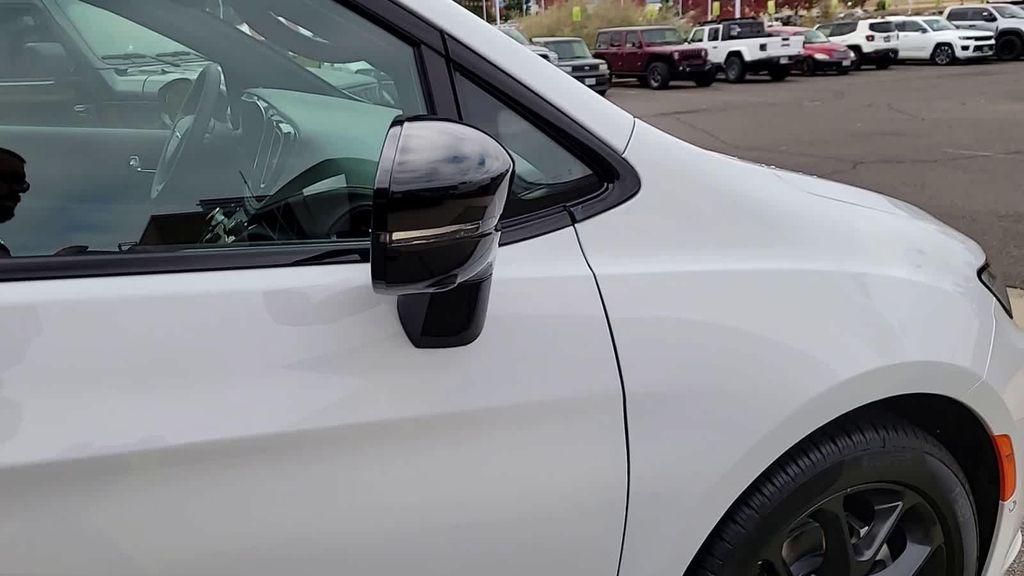 new 2026 Chrysler Pacifica car, priced at $52,355