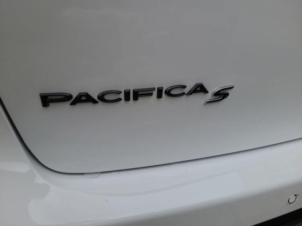 new 2026 Chrysler Pacifica car, priced at $52,355