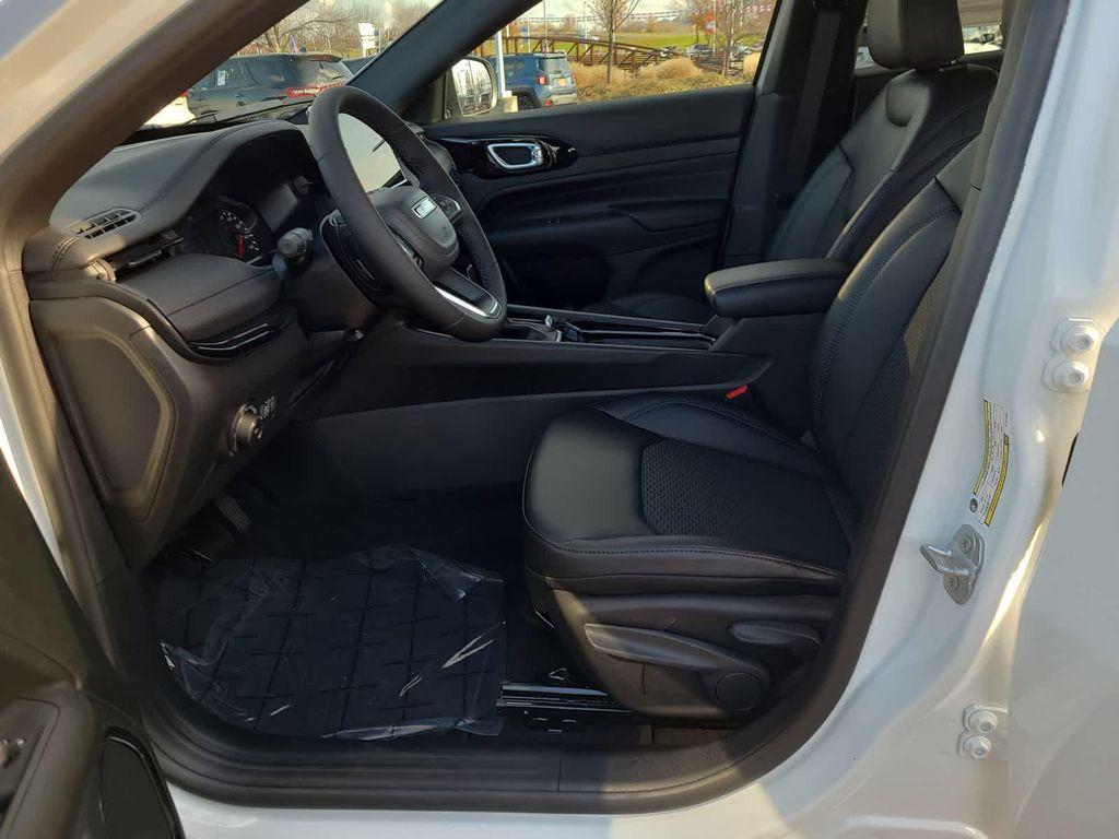 new 2026 Jeep Compass car, priced at $31,985