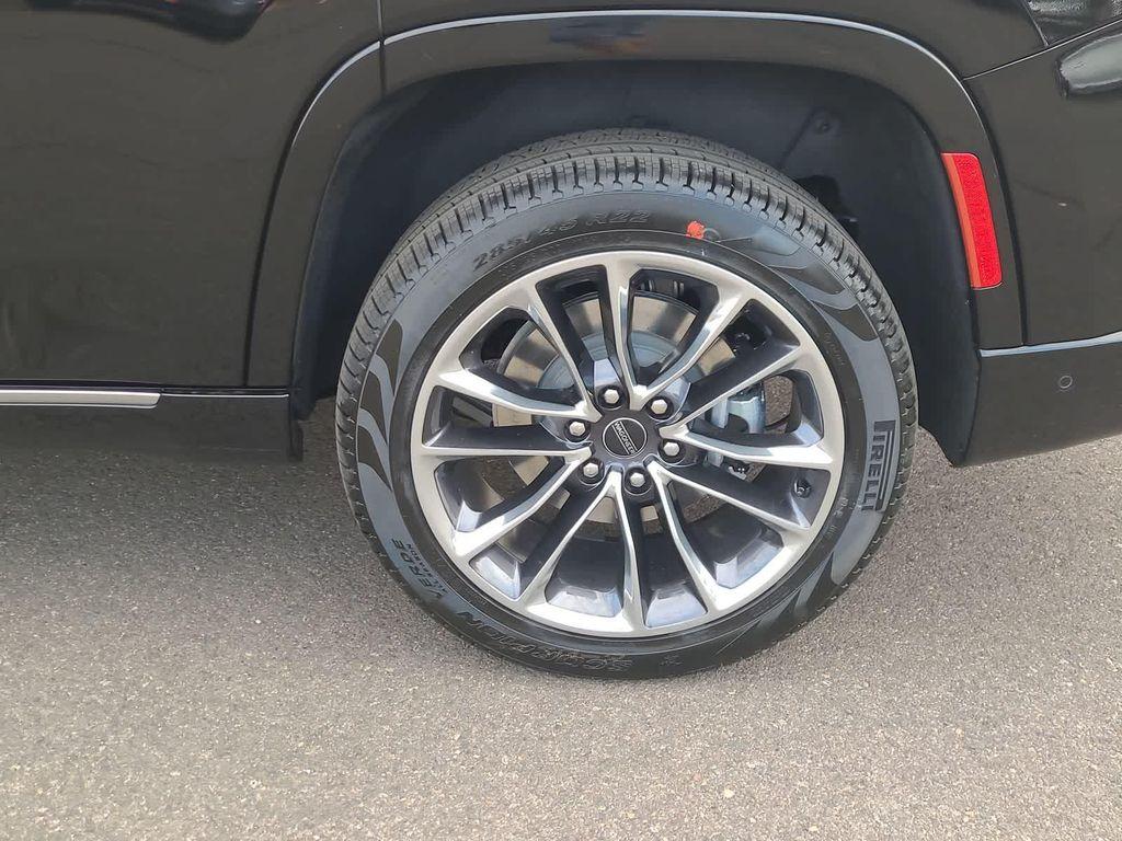 new 2025 Jeep Wagoneer car, priced at $70,999