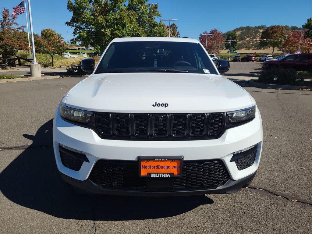 new 2025 Jeep Grand Cherokee car, priced at $55,585