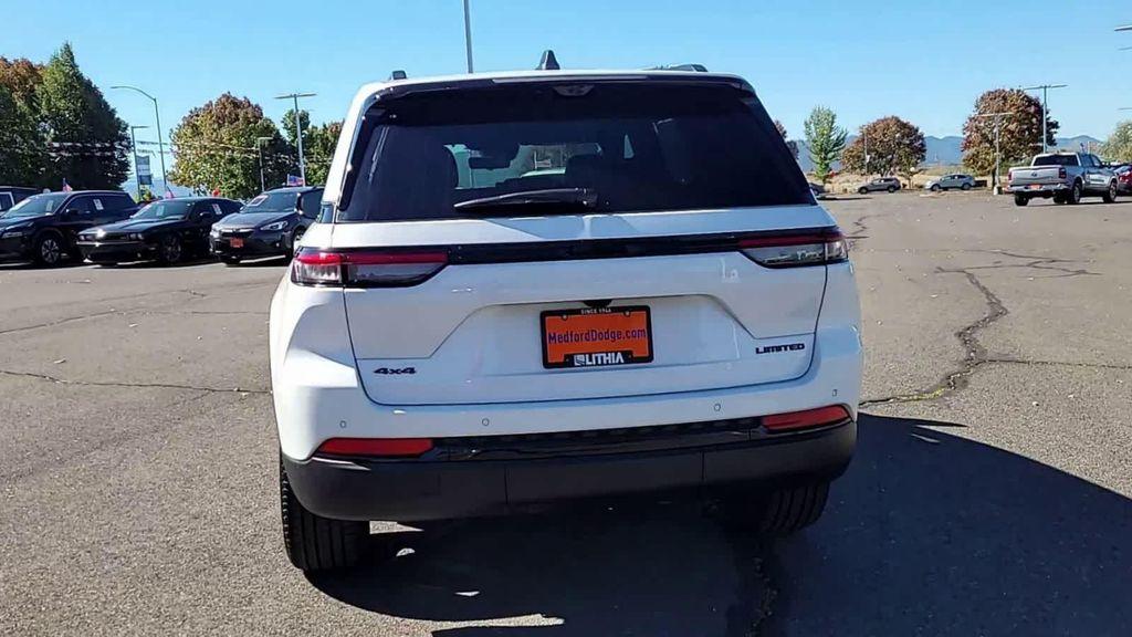 new 2025 Jeep Grand Cherokee car, priced at $55,585