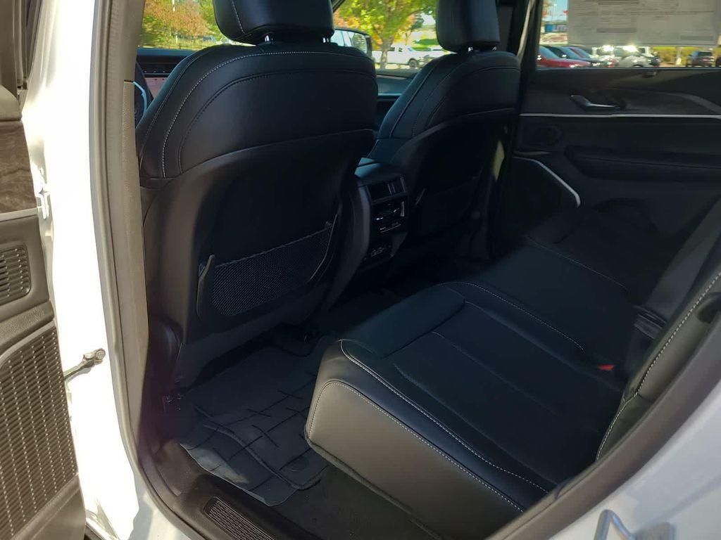 new 2025 Jeep Grand Cherokee car, priced at $55,585