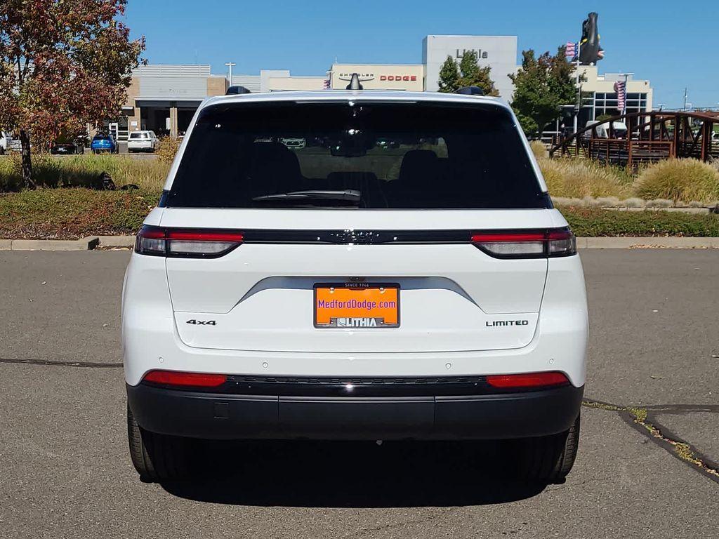 new 2025 Jeep Grand Cherokee car, priced at $55,585