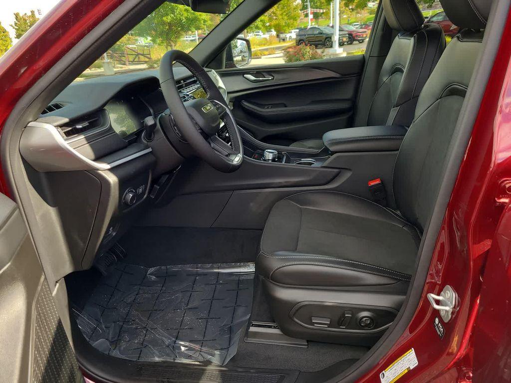 new 2025 Jeep Grand Cherokee L car, priced at $42,999