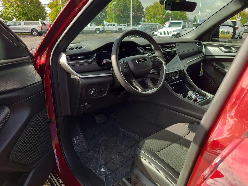 new 2025 Jeep Grand Cherokee L car, priced at $42,999