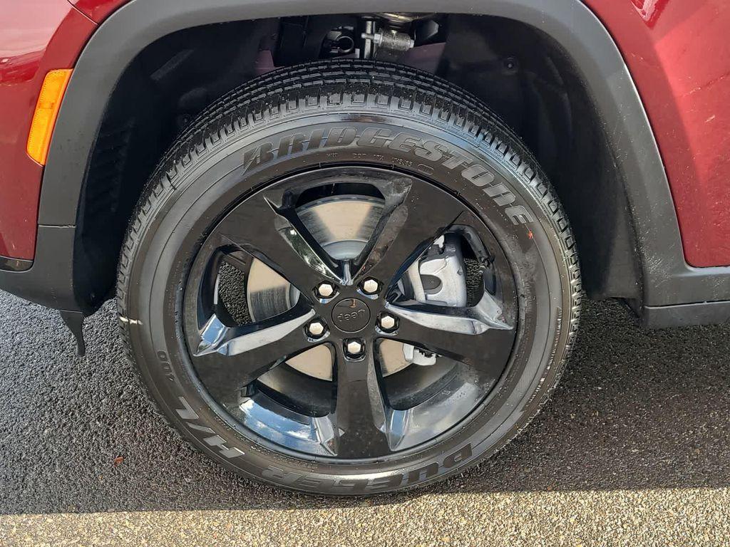 new 2025 Jeep Grand Cherokee L car, priced at $42,999