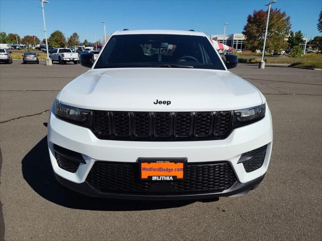 new 2024 Jeep Grand Cherokee car, priced at $49,575