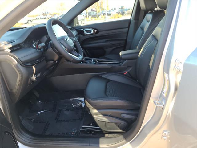 new 2025 Jeep Compass car, priced at $25,999