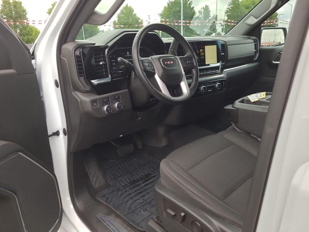 used 2023 GMC Sierra 1500 car, priced at $41,998